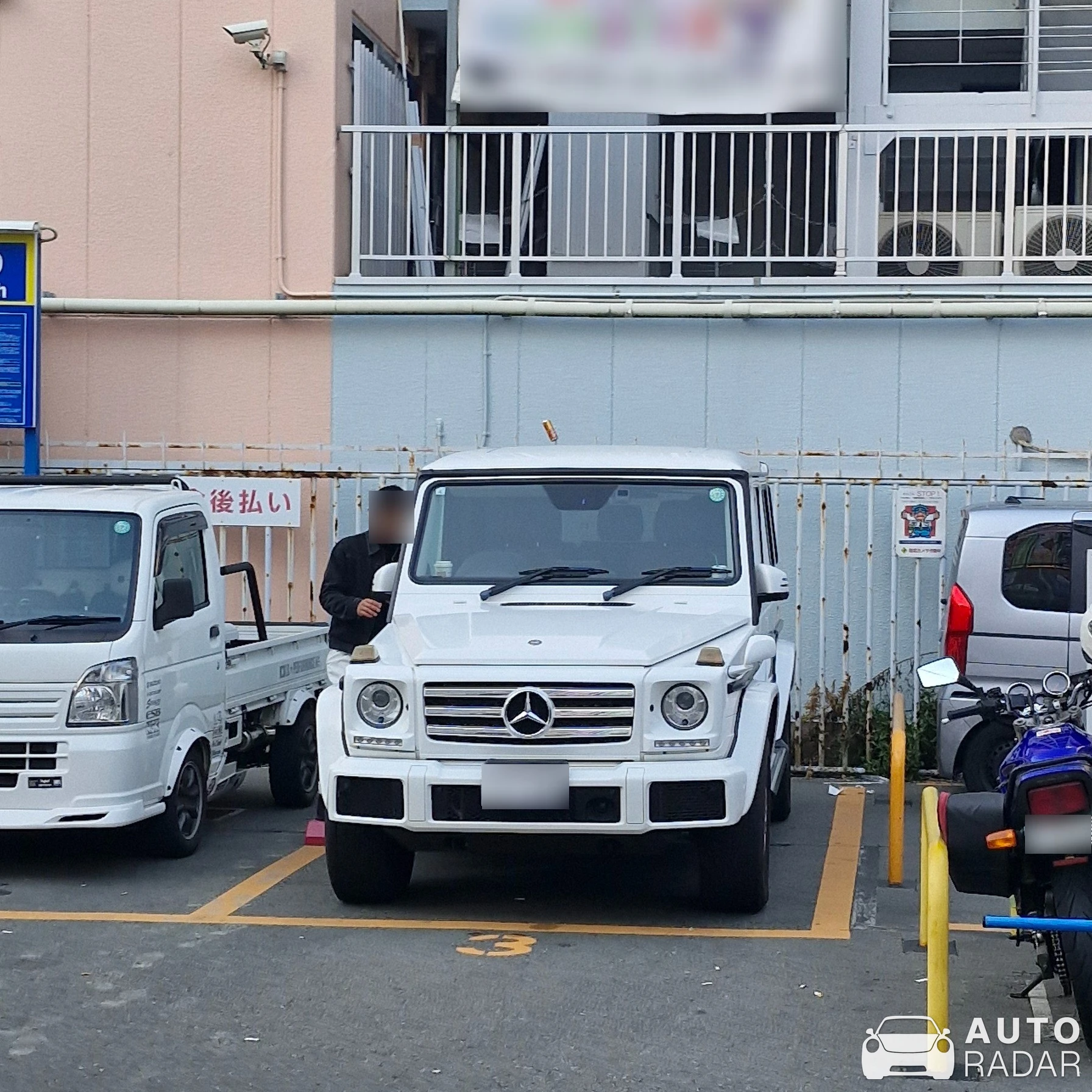 Mercedes-Benz G 500 spotted in Osaka, Japan