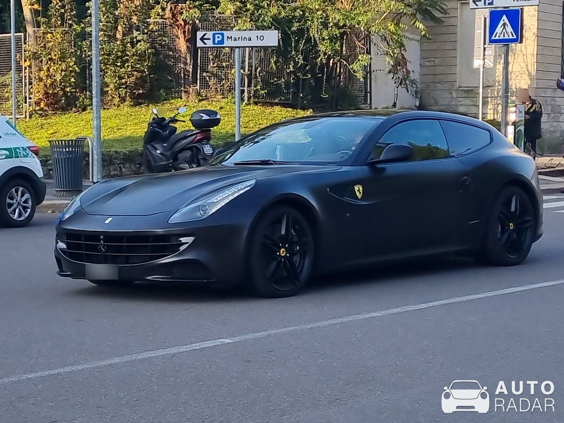 Ferrari FF spotted in Milano, Italia