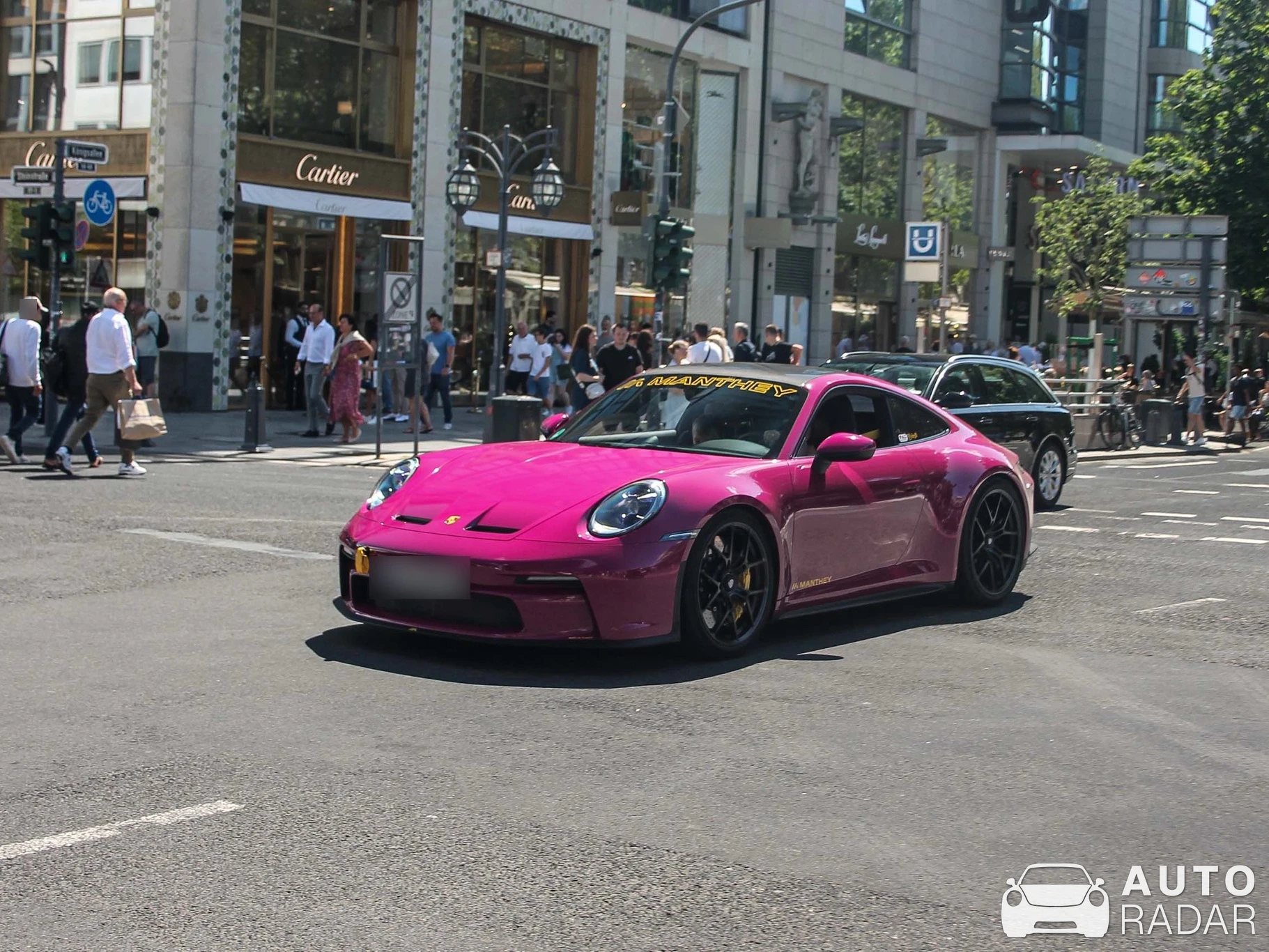 Porsche 992 GT3 Touring MR spotted in Düsseldorf