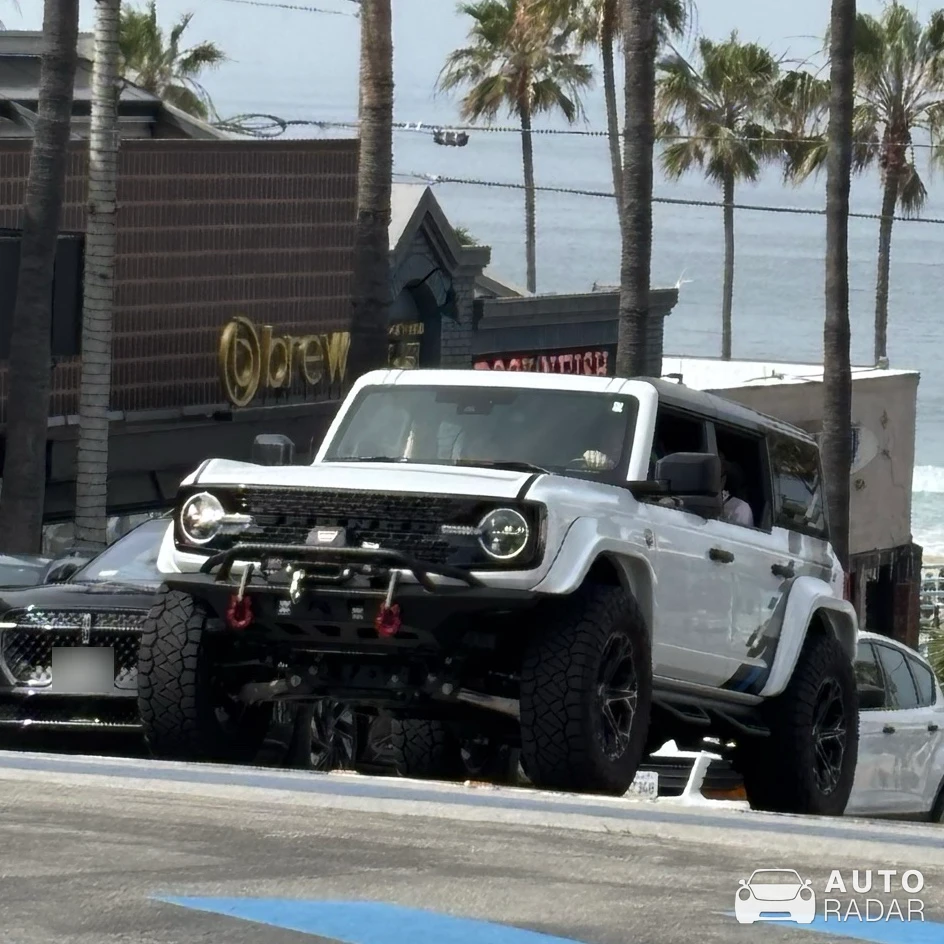 Ford Bronco Wildtrak spotted in Manhattan Beach