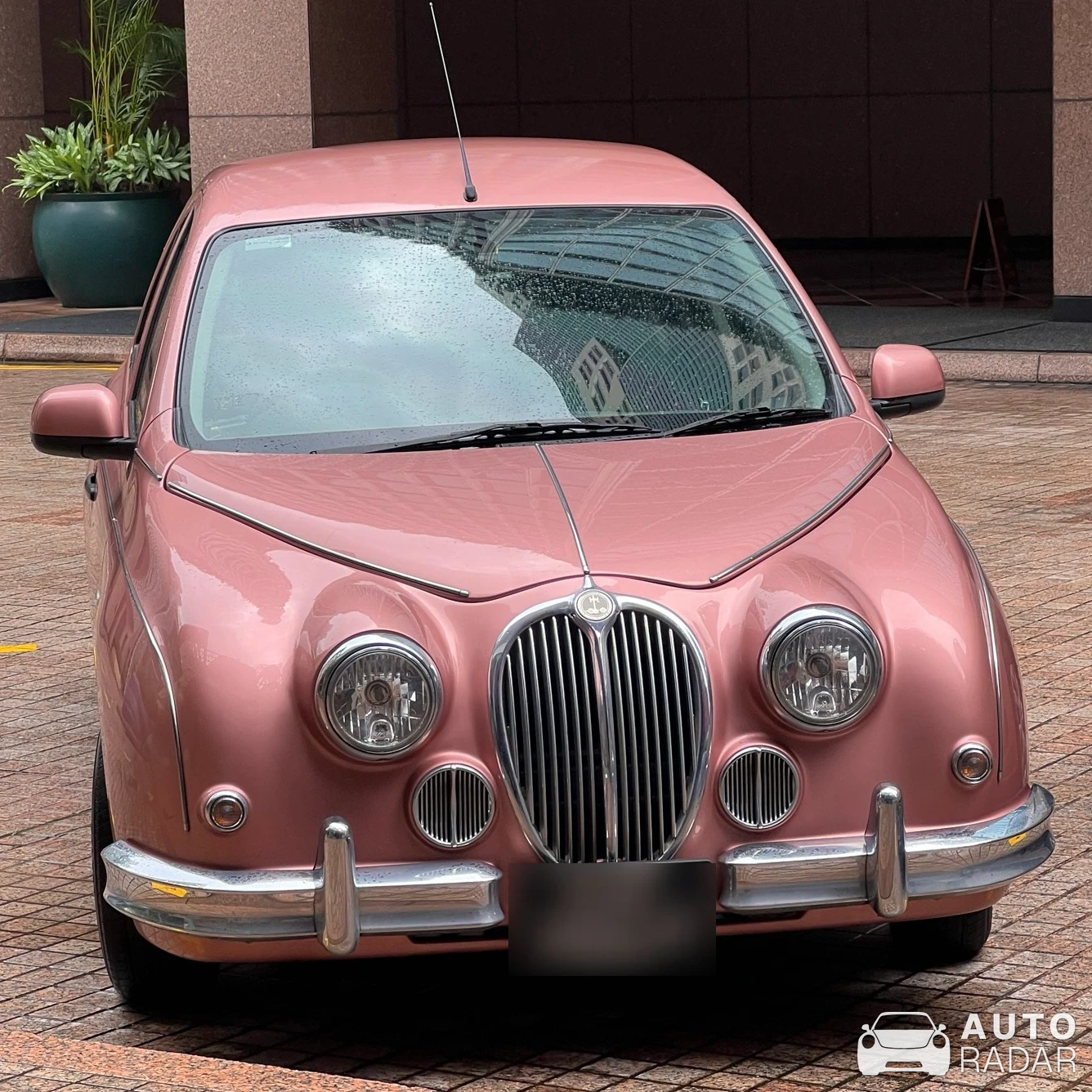 Mitsuoka Viewt spotted in Singapore