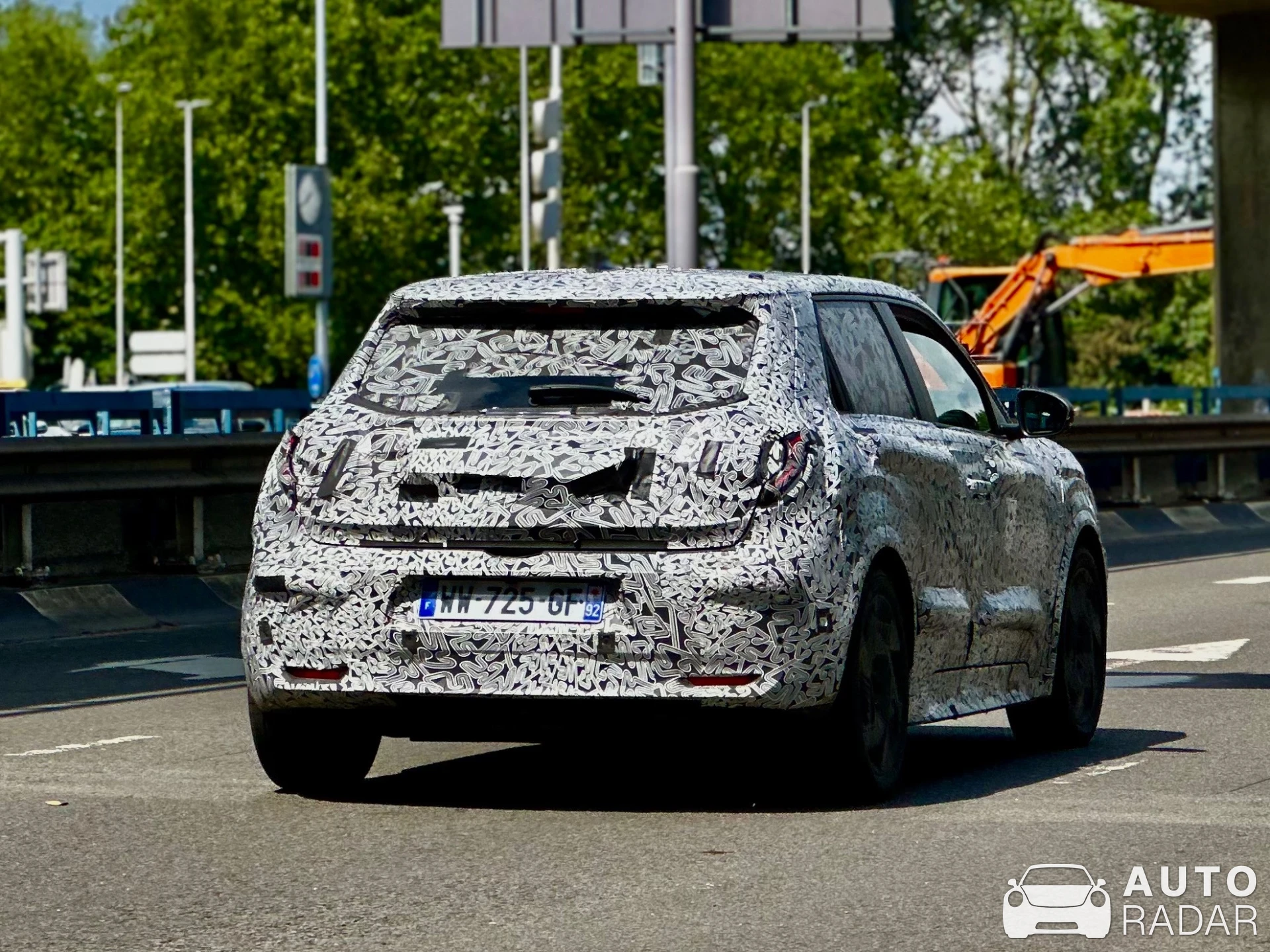Renault 4 E-Tech Mule spotted in Rotterdam