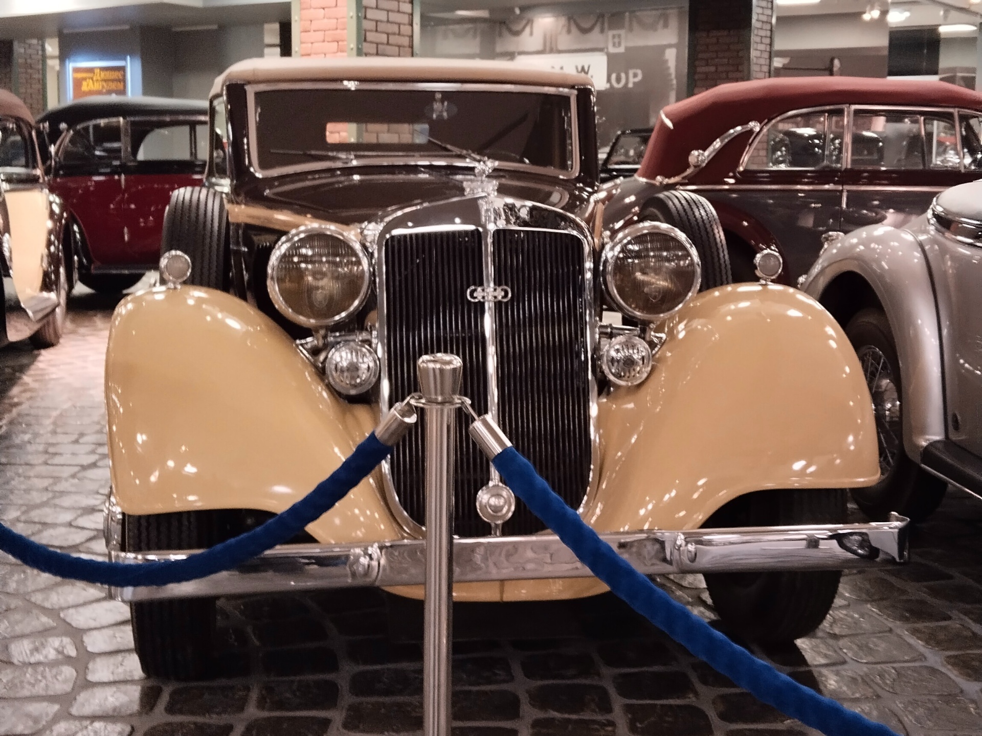 Horch 830 BL