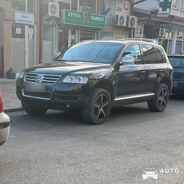 Volkswagen Touareg V10 TDI spotted in Struga