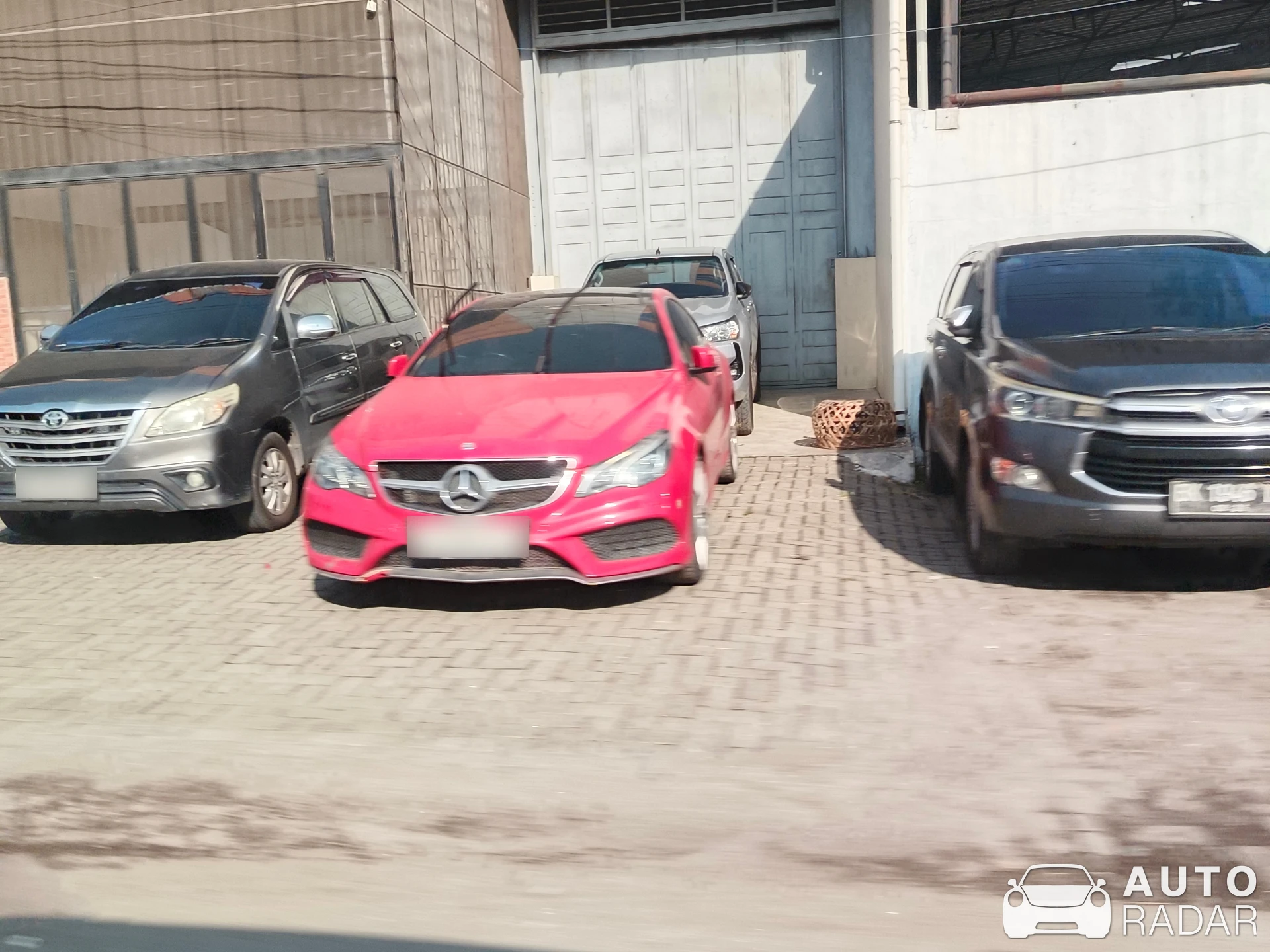 Mercedes-Benz E-Klasse Coupé C207 spotted in Medan