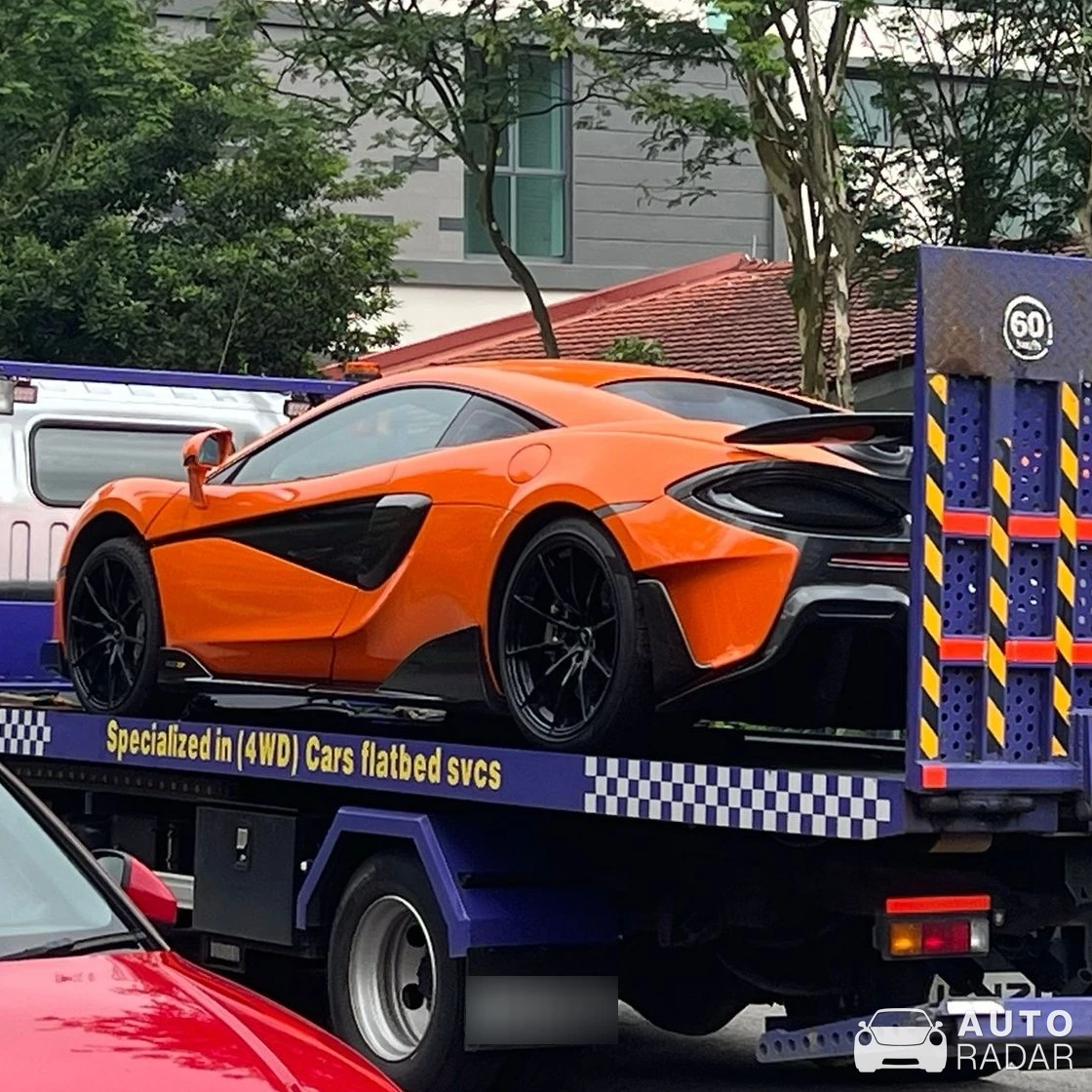 McLaren 600LT spotted in Singapore, Singapore