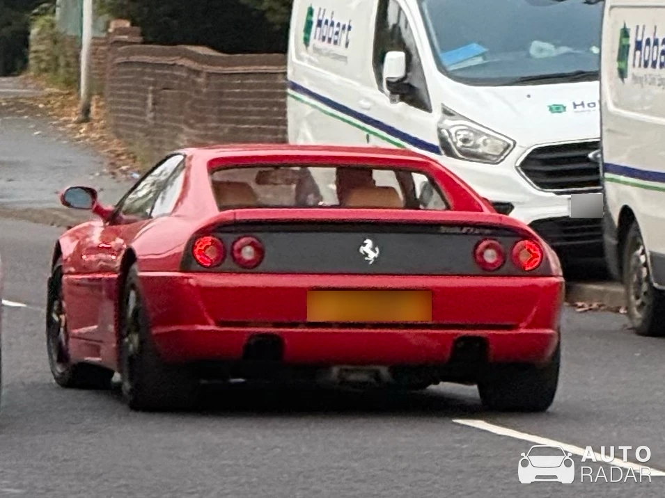 Ferrari F355 F1 Berlinetta spotted in Merstham