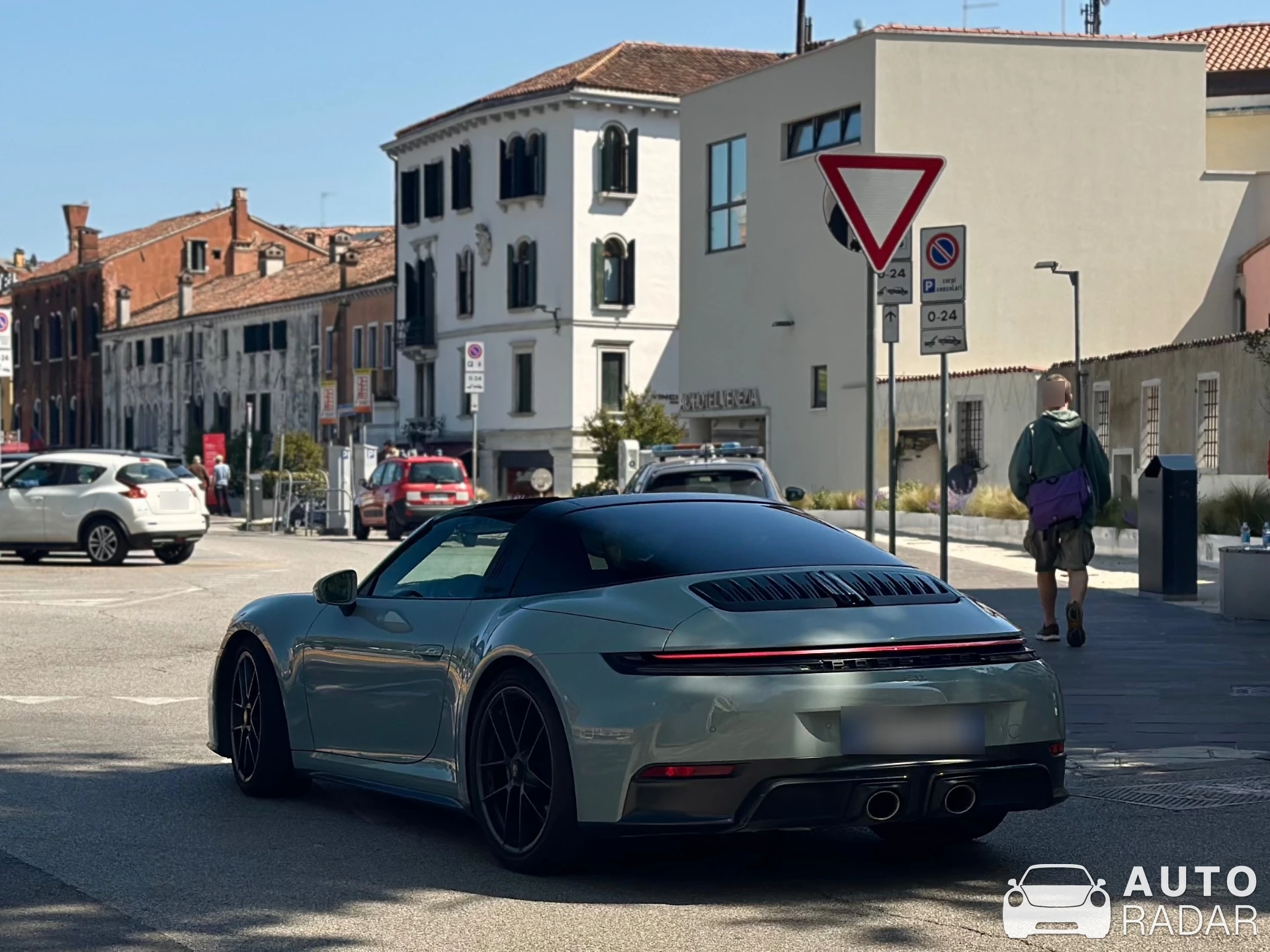 Porsche 992 Targa 4 GTS Cabriolet MkII spotted in Venezia