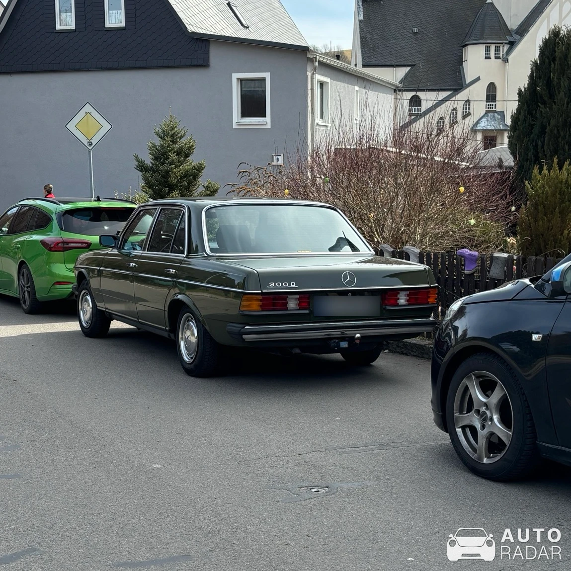 Mercedes-Benz 300D W123 spotted in Thermalbad Wiesenbad