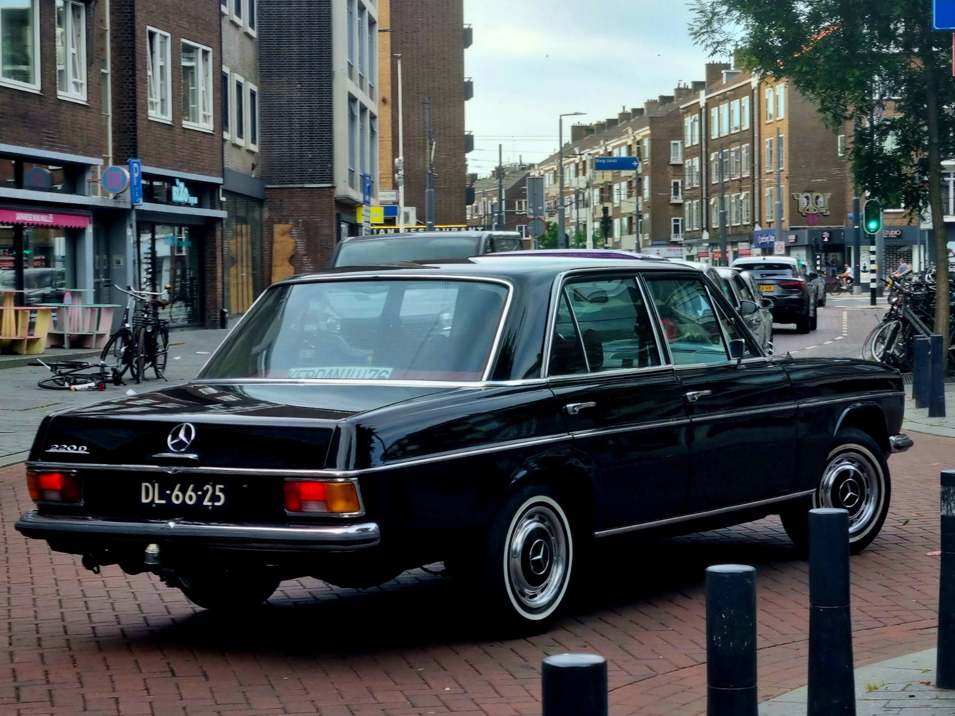 Mercedes-Benz 220D W115