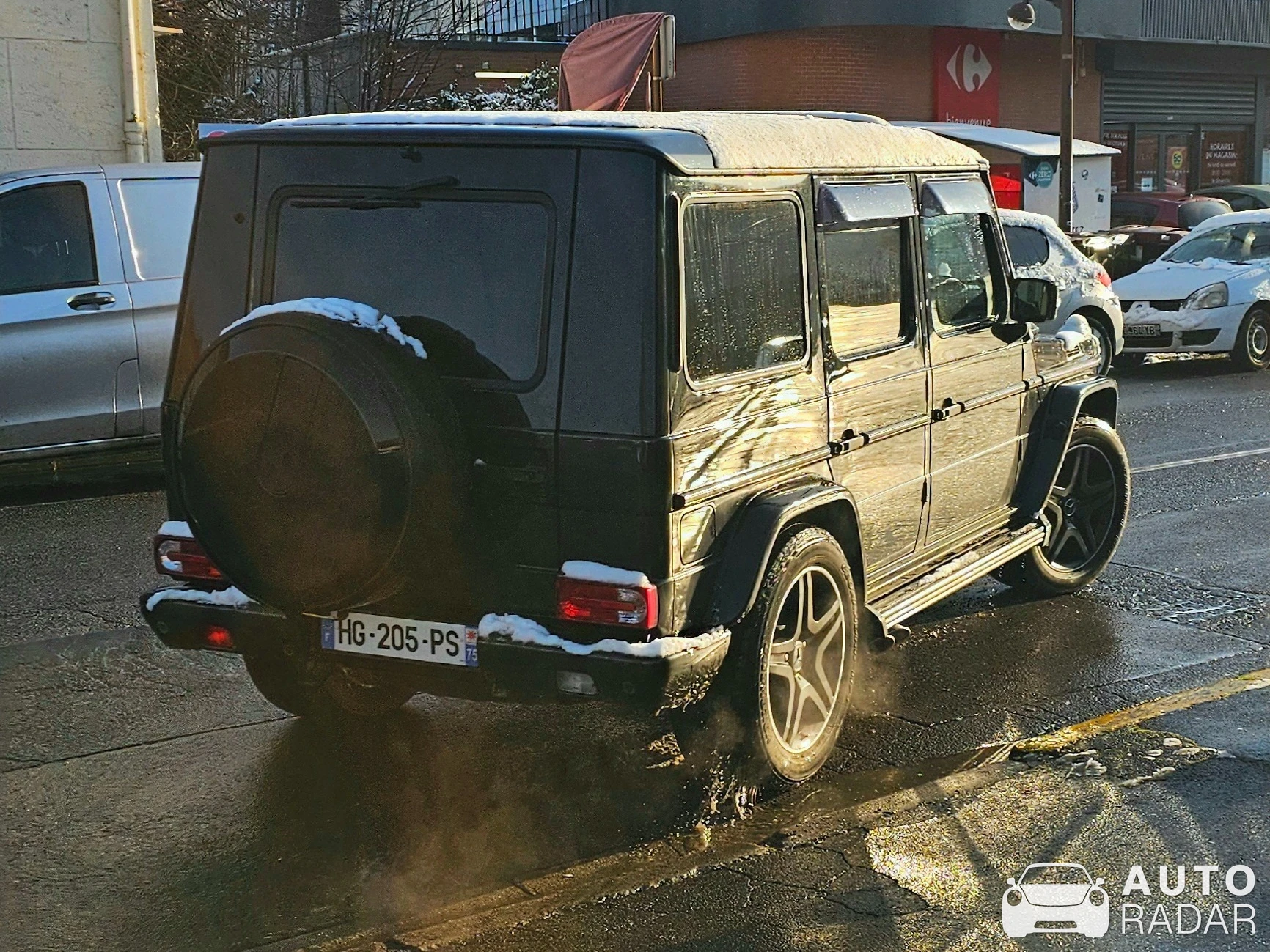 Mercedes-Benz G 63 AMG 2012 spotted in Viry-Châtillon