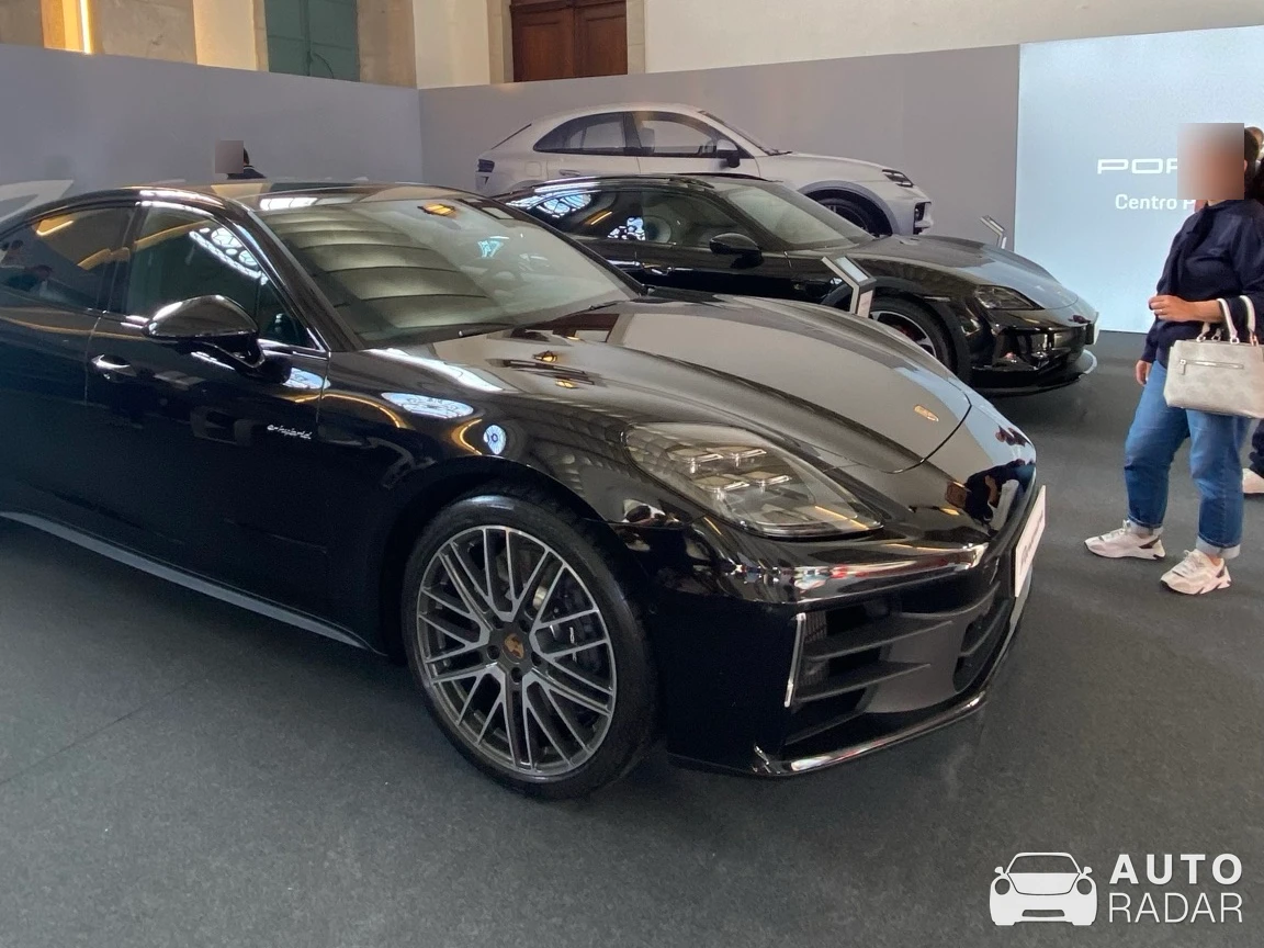 Porsche 972 Panamera 4 E-Hybrid spotted in Porto