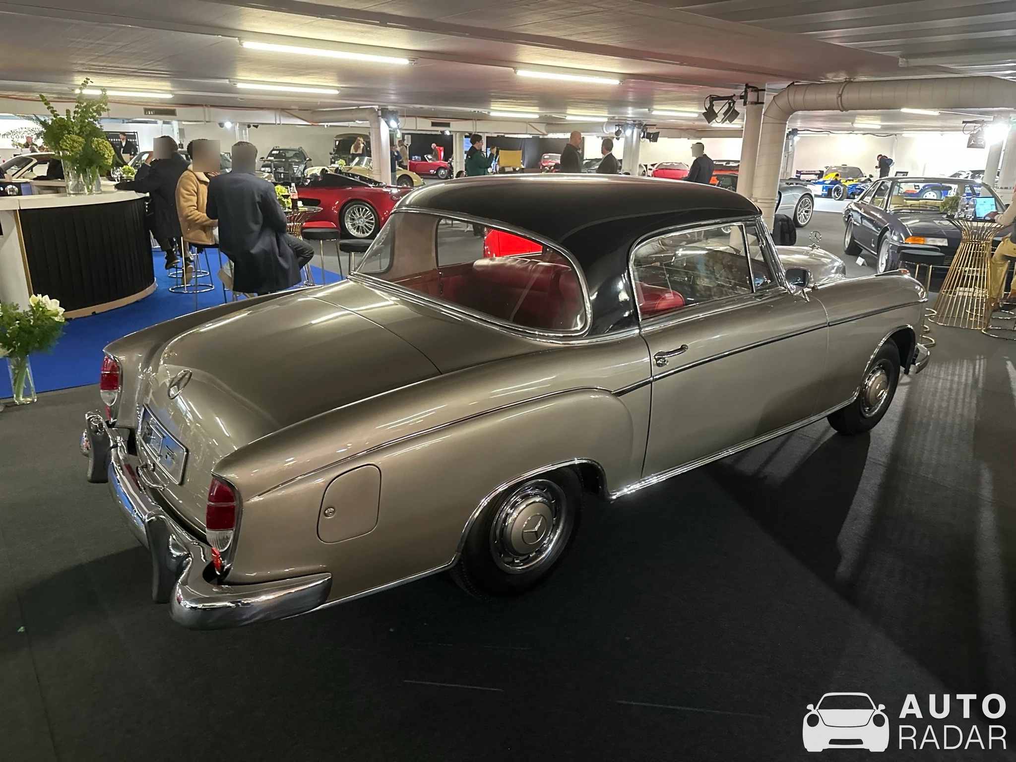 Mercedes-Benz 220 S Ponton W128 spotted in Zürich