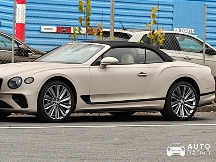 Bentley Continental GTC V8 2020 spotted in Saint-Julien-en-Genevois