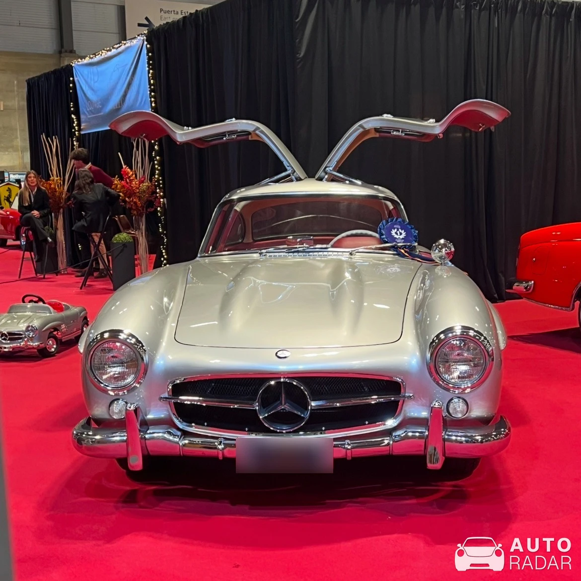 Mercedes-Benz 300SL Gullwing spotted in Madrid, Spanien