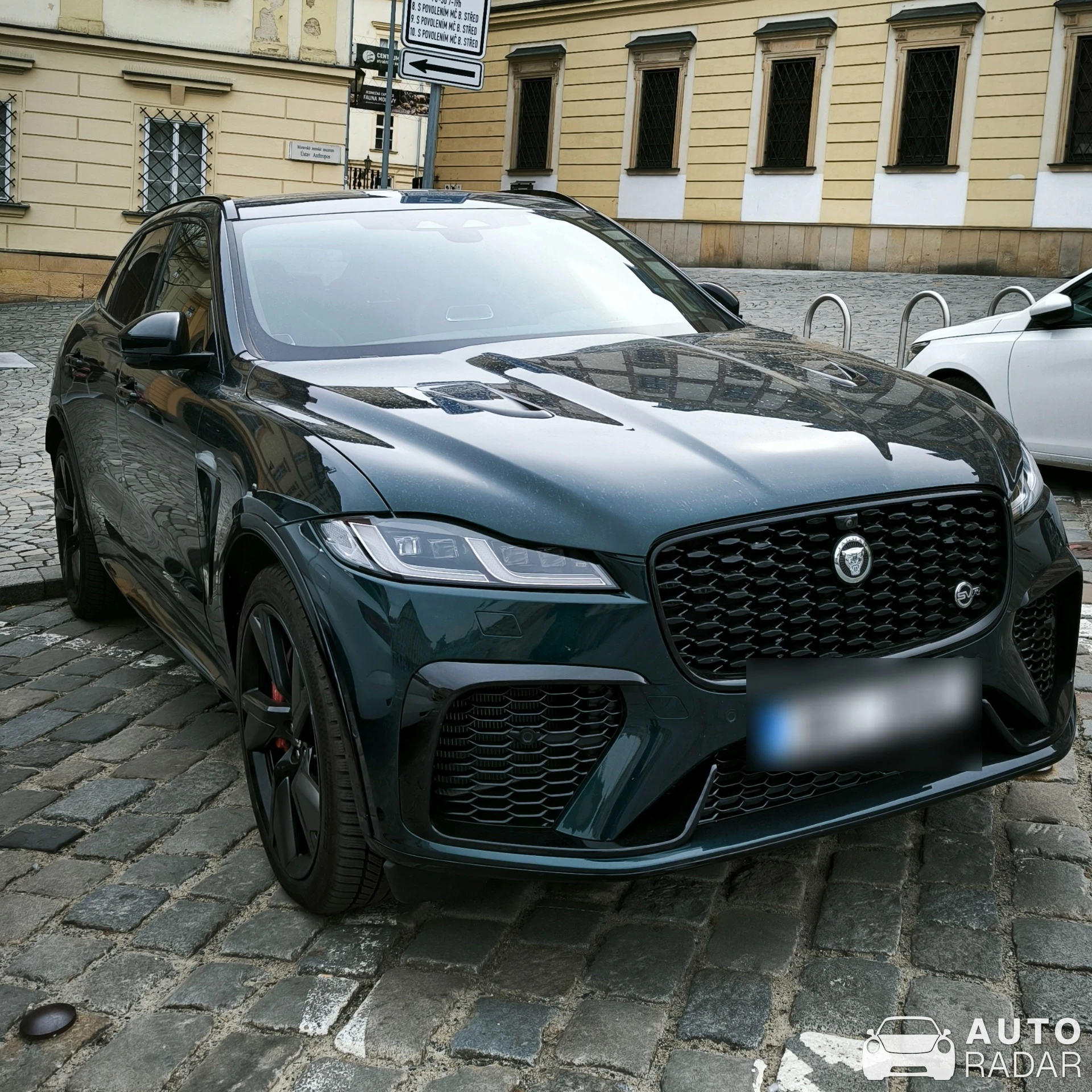Jaguar F-PACE SVR 575 Edition spotted
