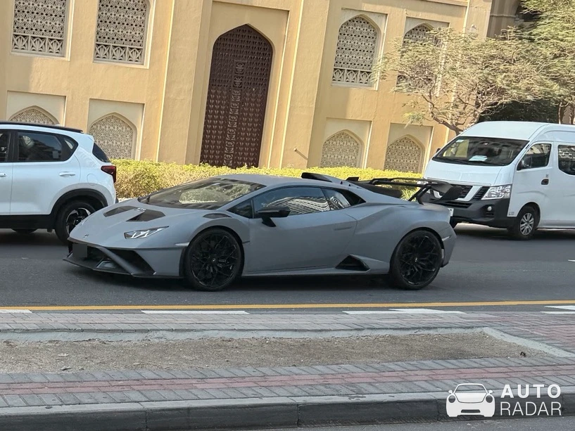 Lamborghini Huracán LP640-2 STO spotted in دبي, Emirados Árabes Unidos