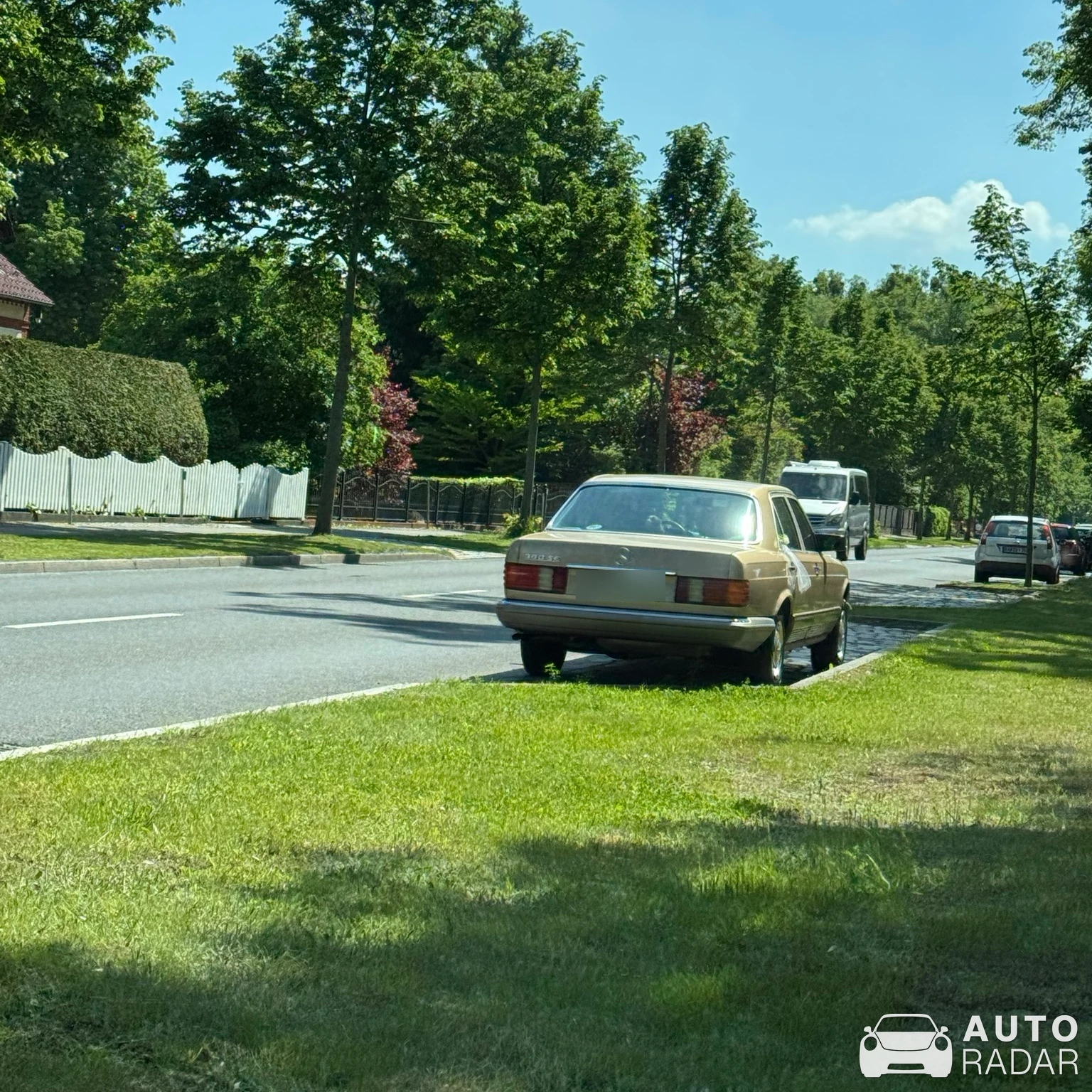 Mercedes-Benz 380 SE spotted in Biesenthal