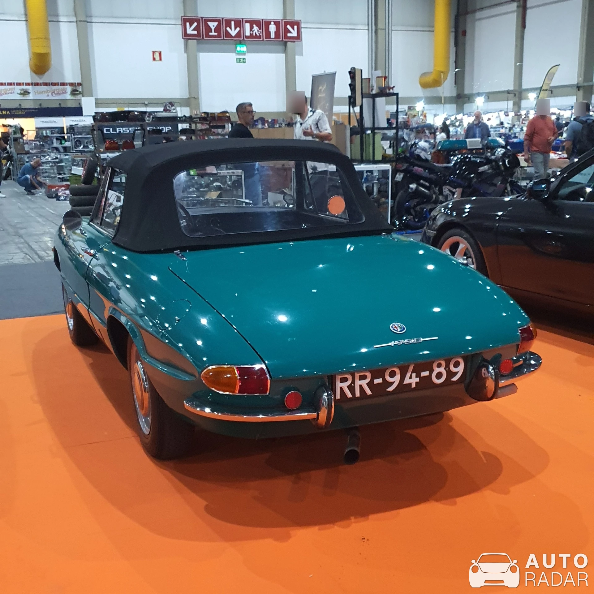 Alfa Romeo 1750 spider spotted in Matosinhos