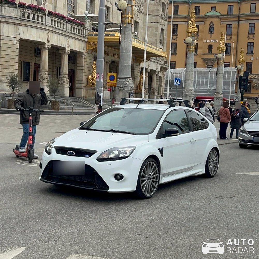 Ford Focus RS 2009 White Edition spotted