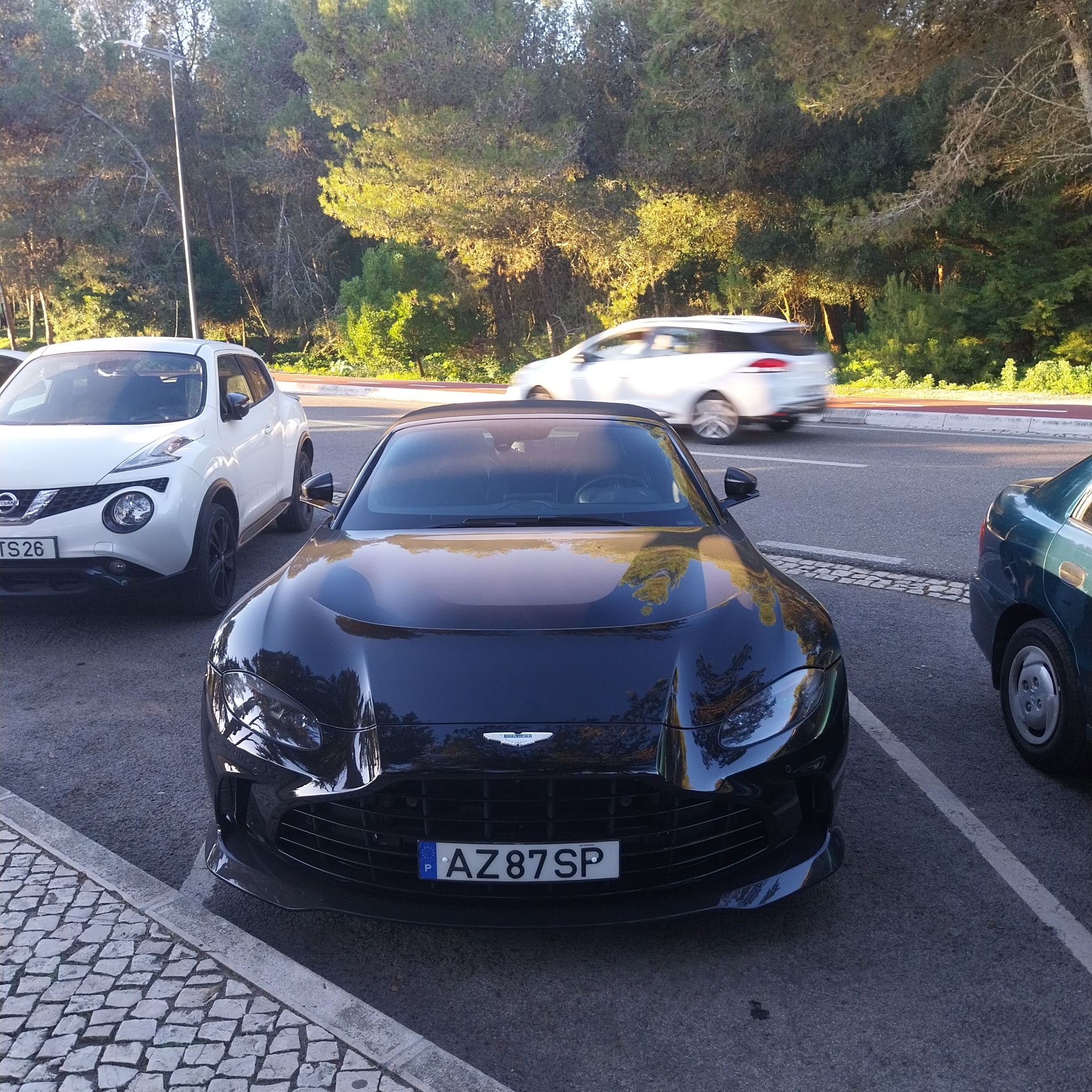 Aston Martin V12 Vantage Roadster 2023