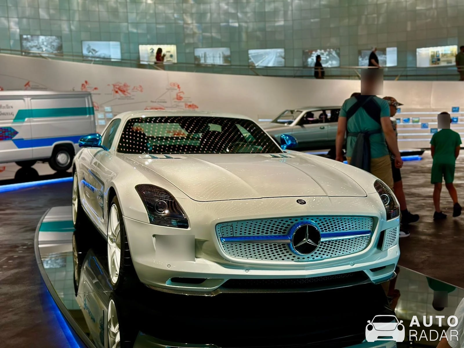 Mercedes-Benz SLS AMG Electric Drive spotted in Stuttgart