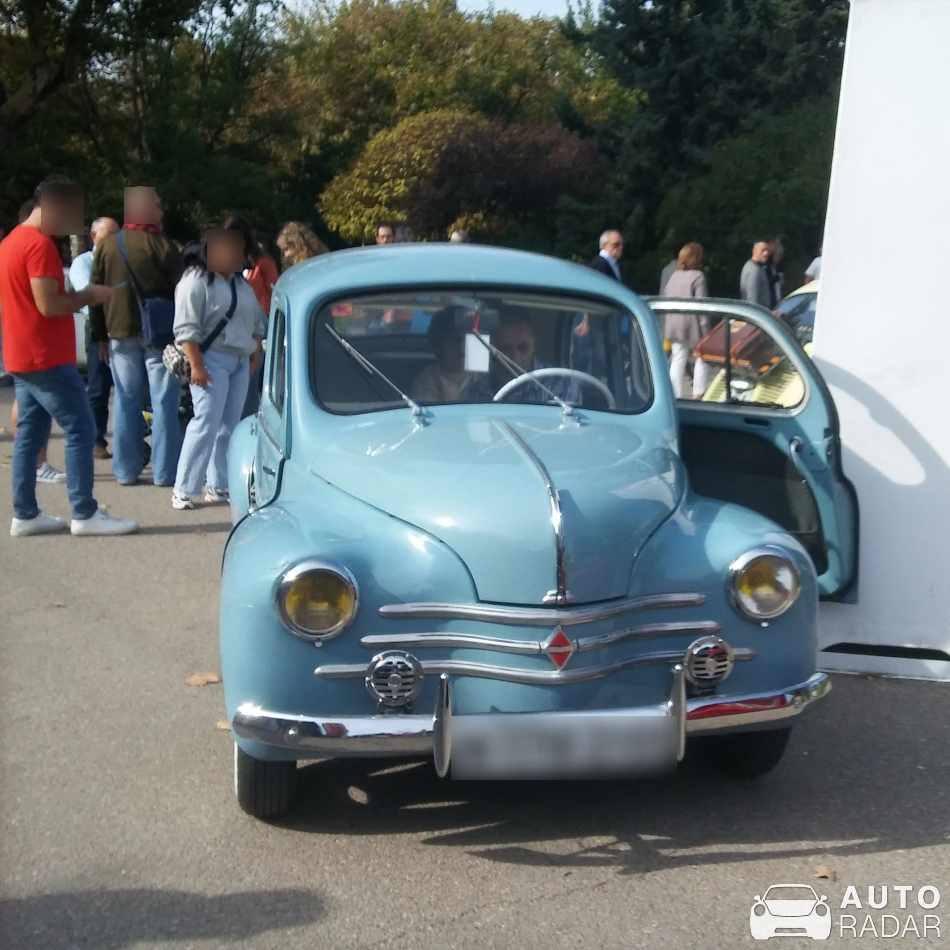 Renault 4CV spotted in Zaragoza, Spain