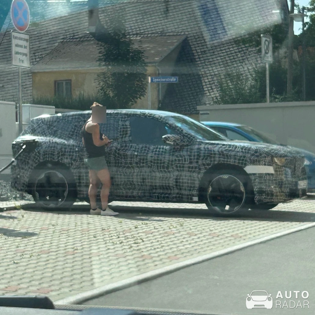 BMW IX3 Mule spotted in Zwönitz