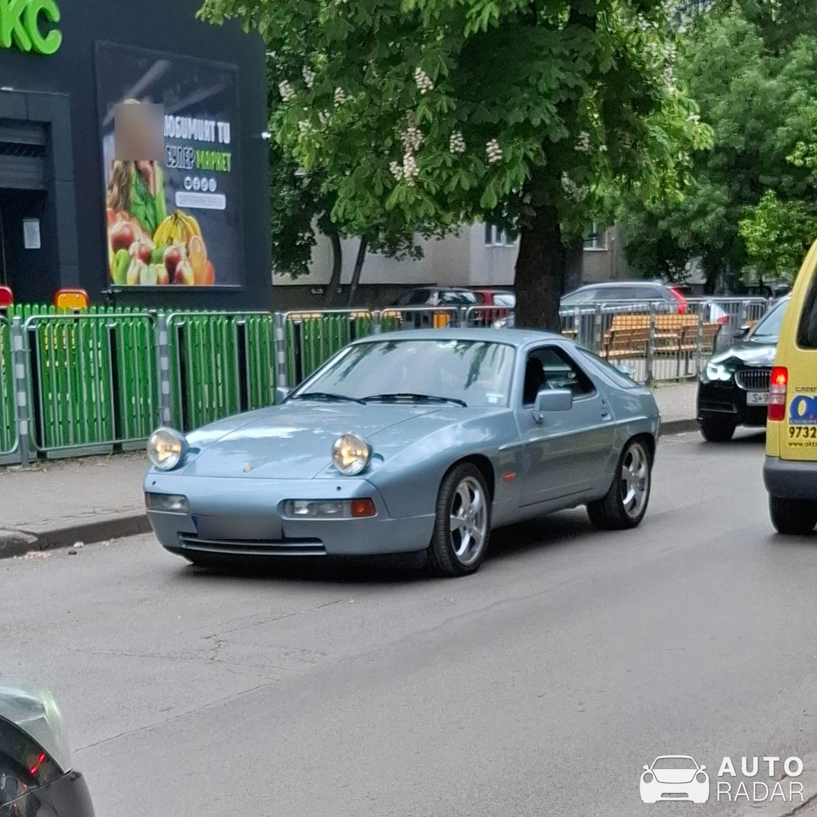 Porsche 928 GT spotted in София