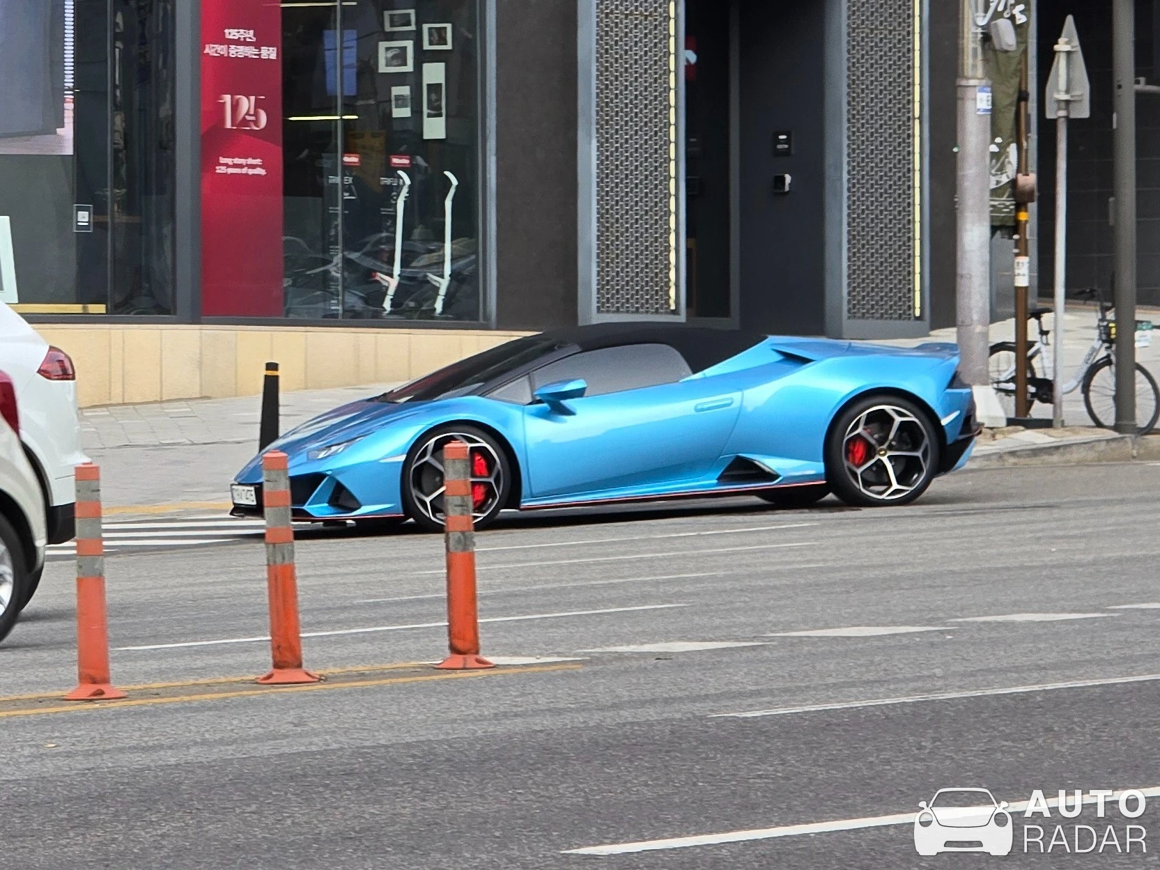 Lamborghini Huracán LP640-4 EVO Spyder spotted in 강남구, 대한민국