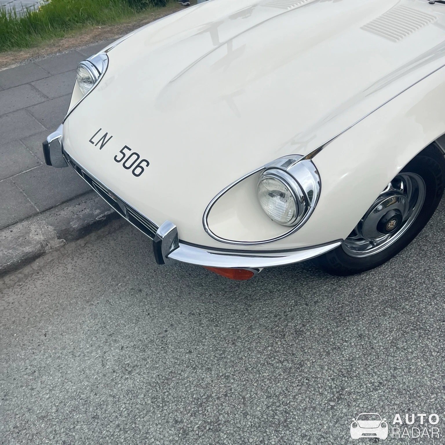 Jaguar E-Type spotted in Kópavogur