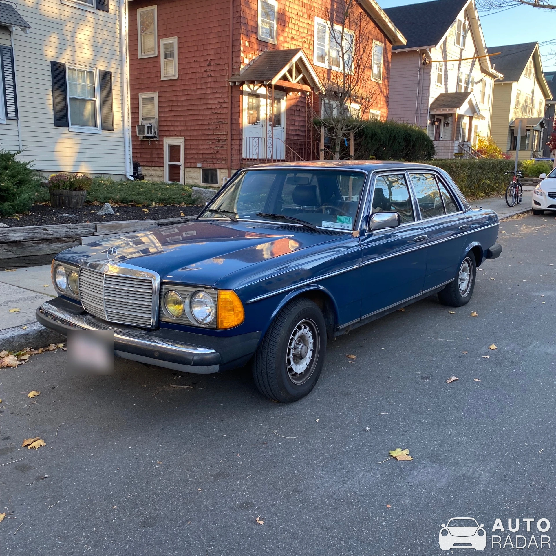 Mercedes-Benz 230E W123 spotted in Watertown, United States