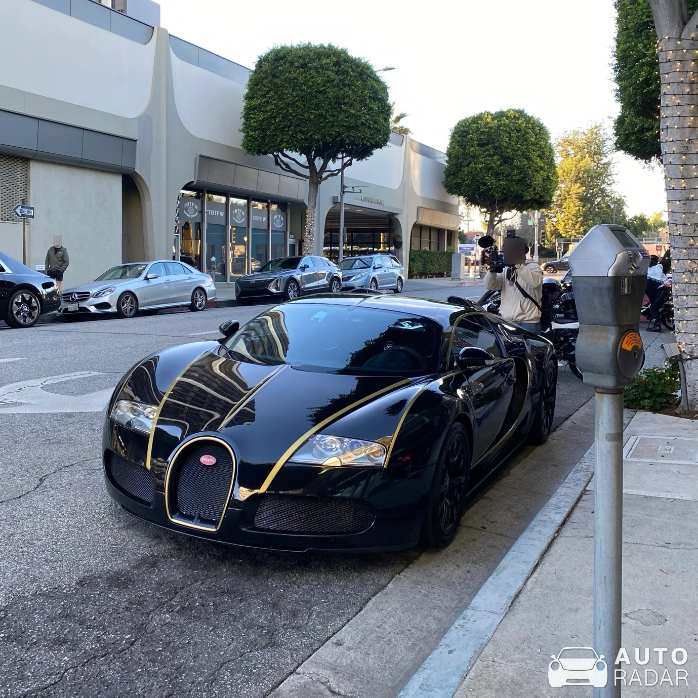 Bugatti Veyron 16.4 spotted in Beverly Hills, United States