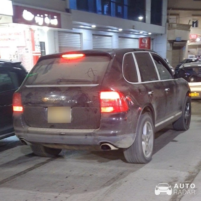 Porsche Cayenne spotted in Chéraga, Algérie