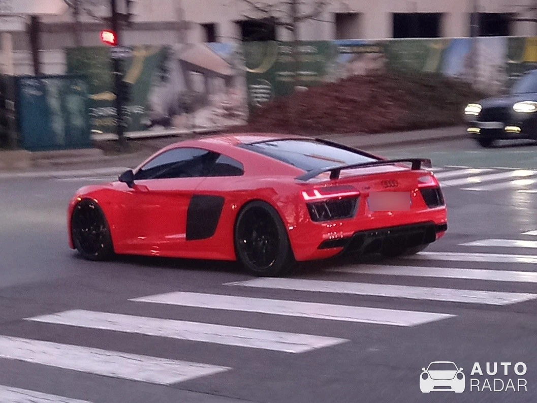 Audi R8 V10 Plus 2013 spotted in Annecy, France
