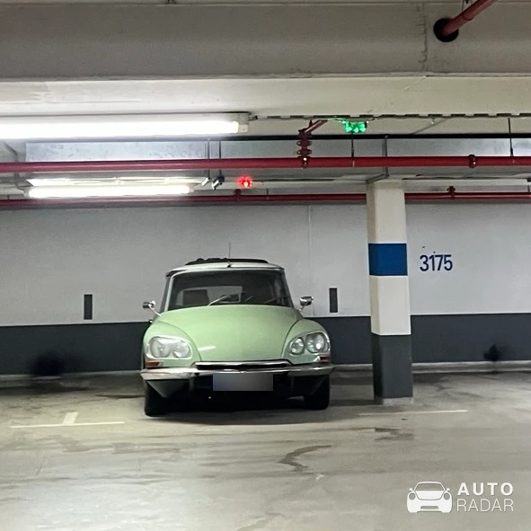 Citroën DS spotted in Köln, Deutschland