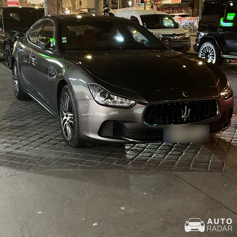 Maserati Ghibli spotted in Boulogne-Billancourt, France