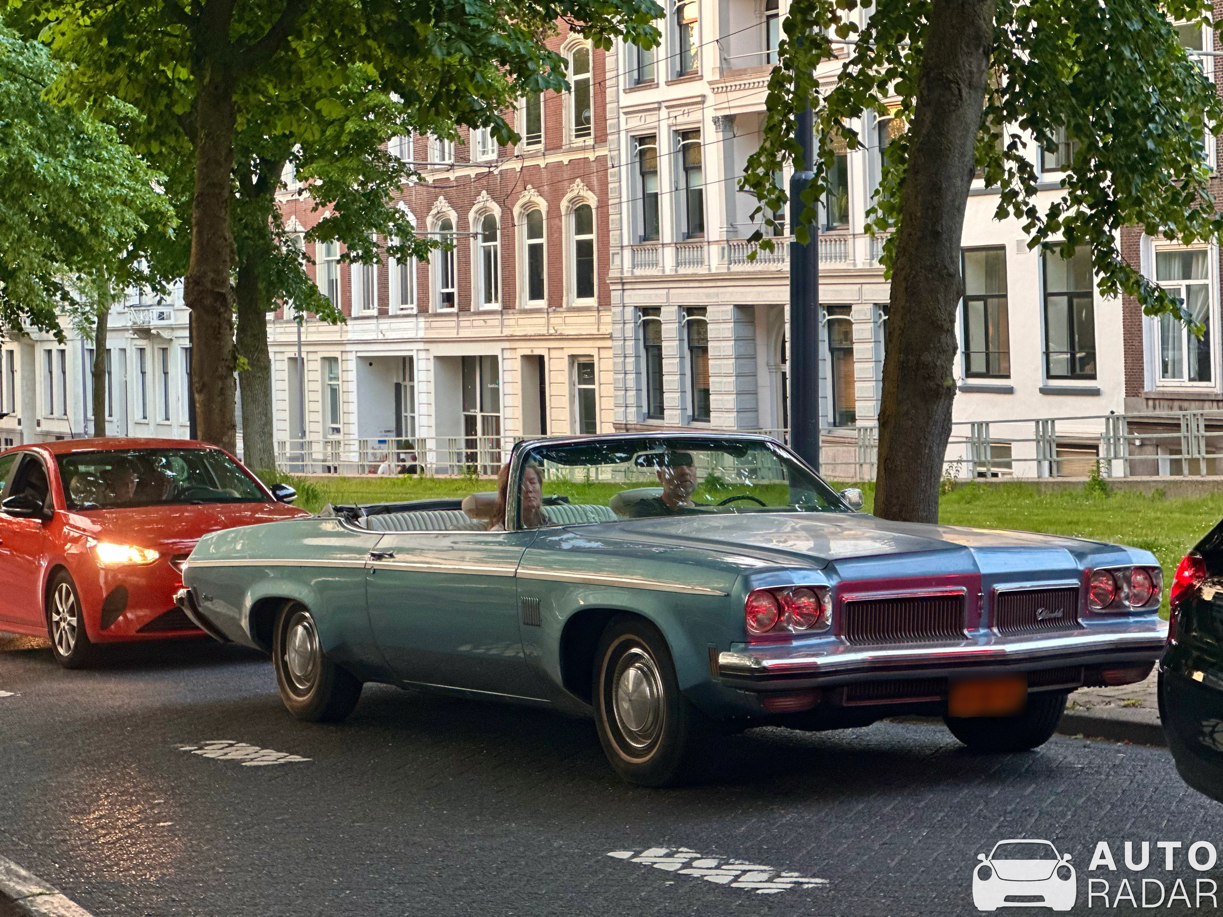 Oldsmobile 88 spotted in Rotterdam