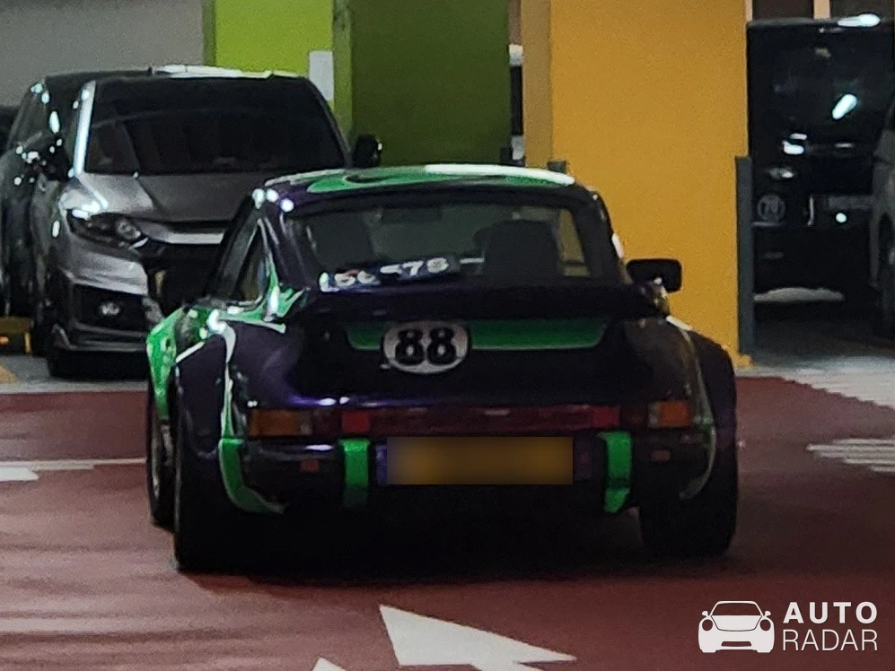 Porsche 930 Turbo spotted in Singapore, Singapore