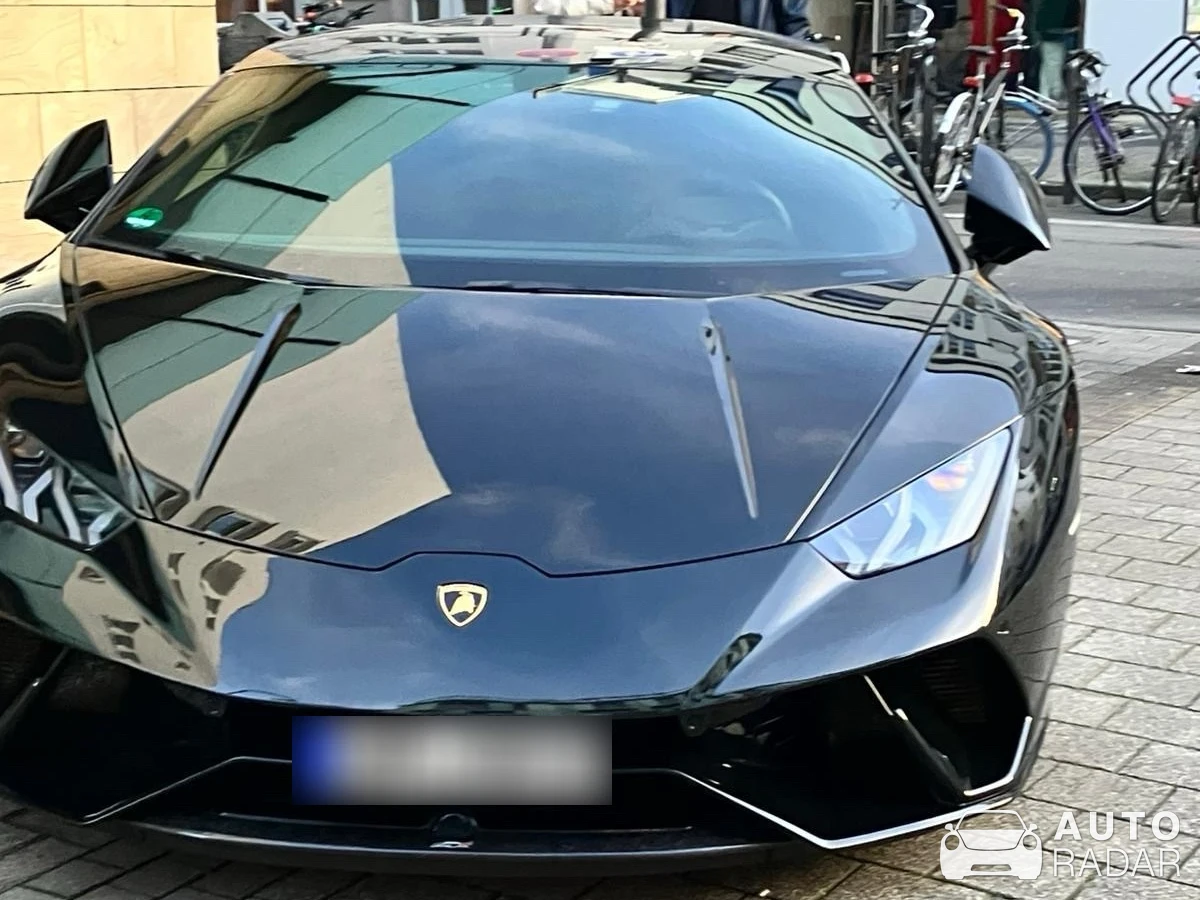 Lamborghini Huracán LP640-4 Performante spotted in Lille, France
