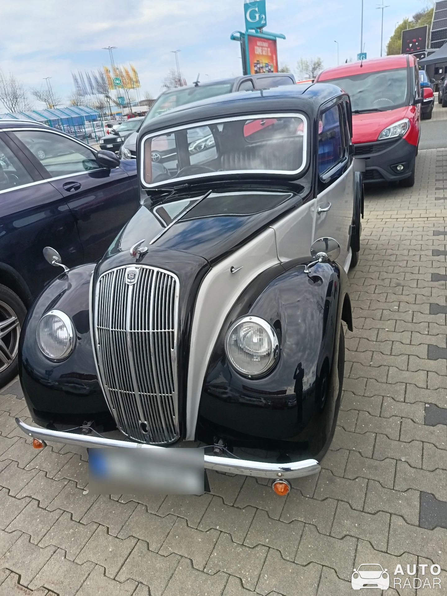 Morris Minor 8 Series E Tourer spotted in Plauen