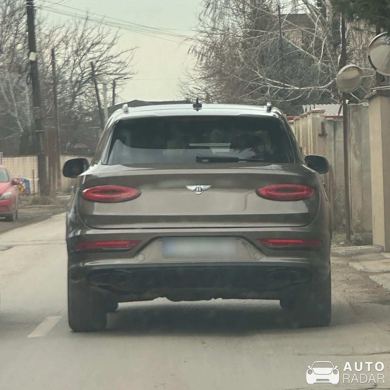 Bentley Bentayga V8 spotted in Bragadiru, România