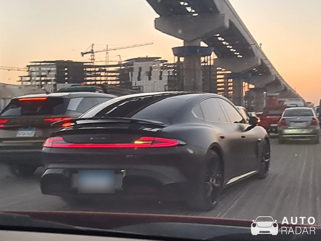 Xiaomi SU7 Max spotted in Cairo