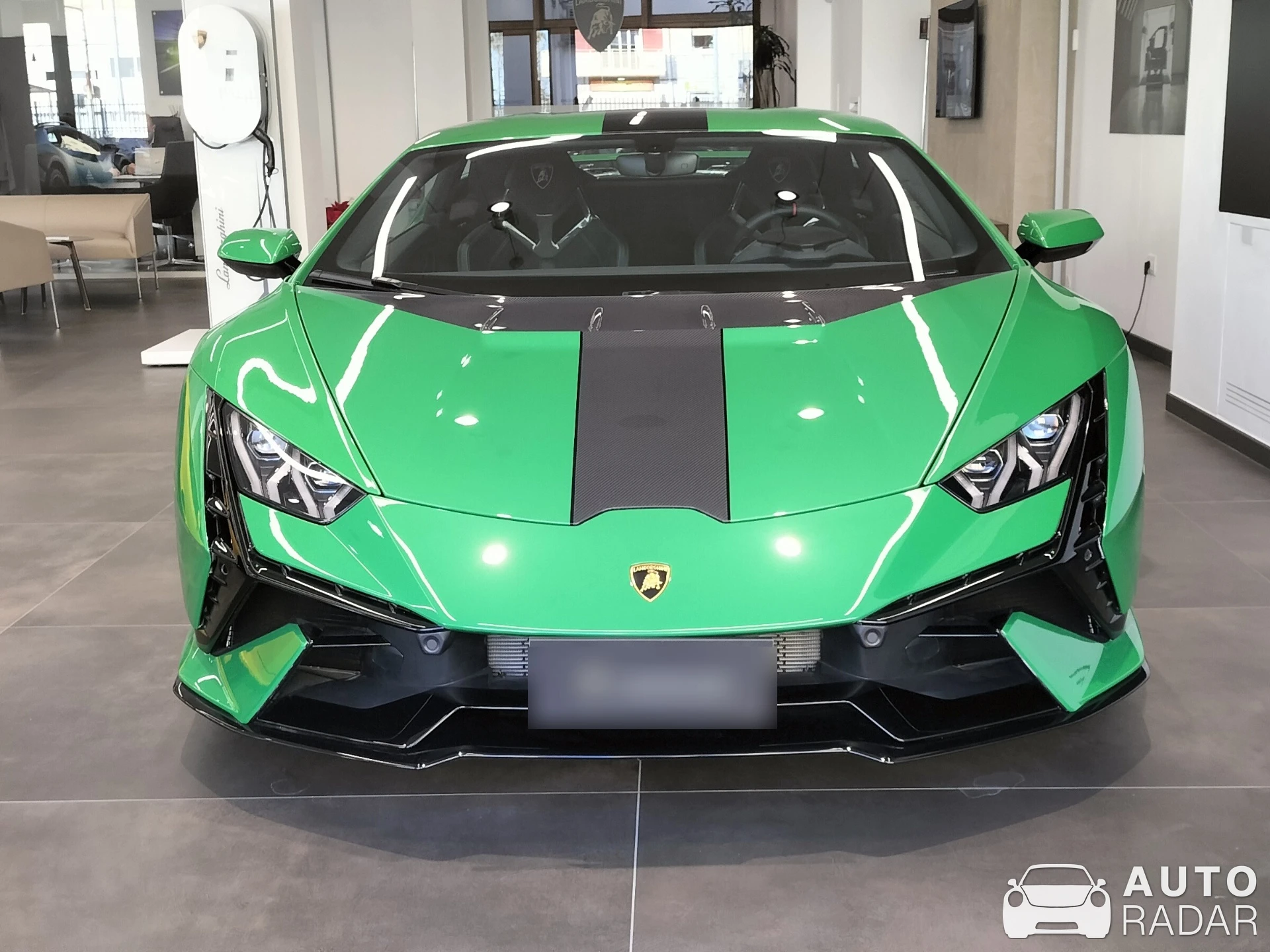 Lamborghini Huracán LP640-2 Tecnica spotted in Bari, Italy