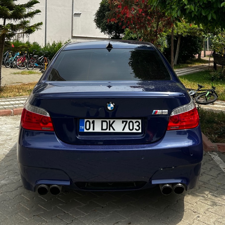 BMW M5 E60 2005