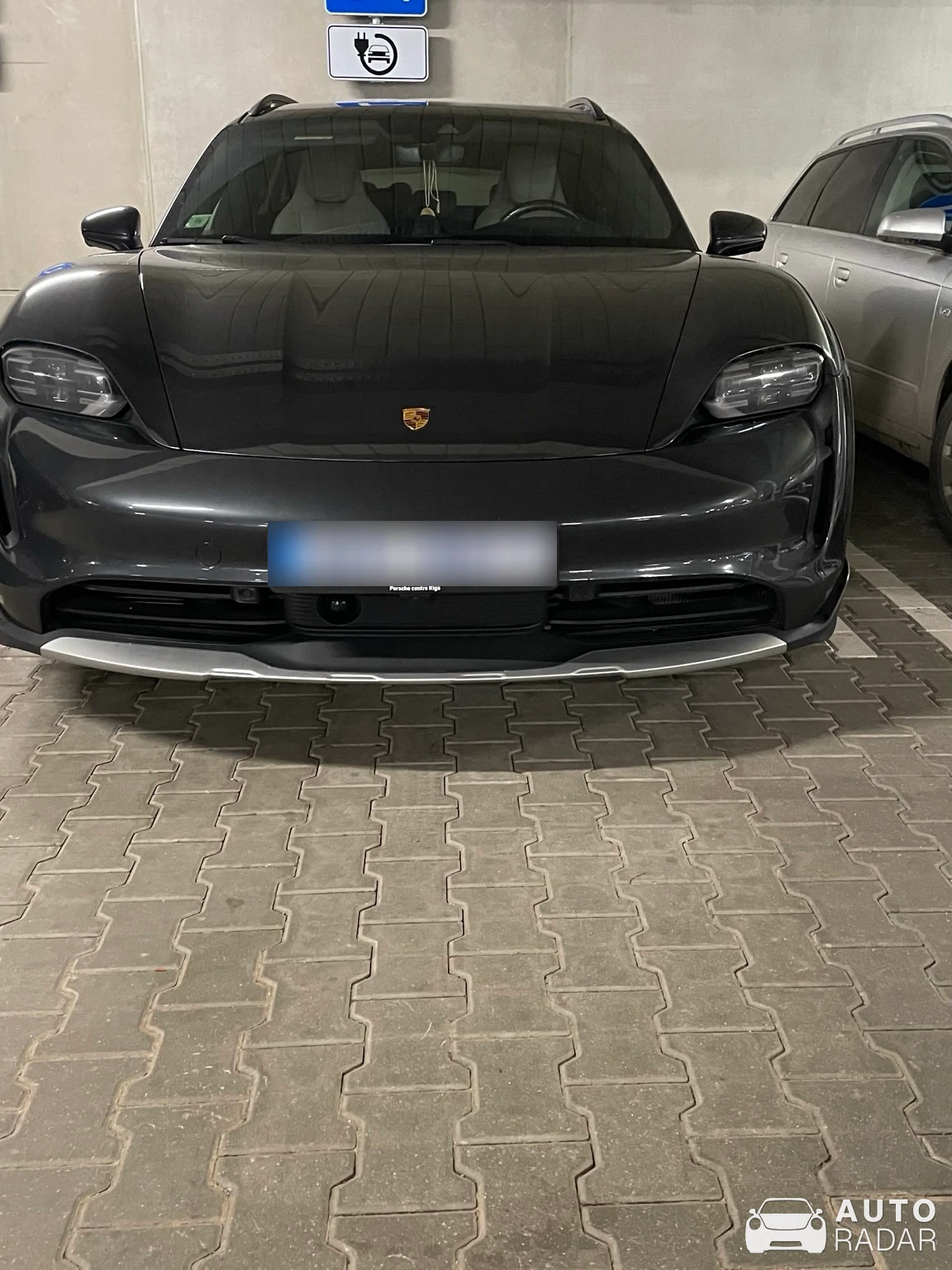 Porsche Taycan 4 Cross Turismo spotted in Rīga, Latvia