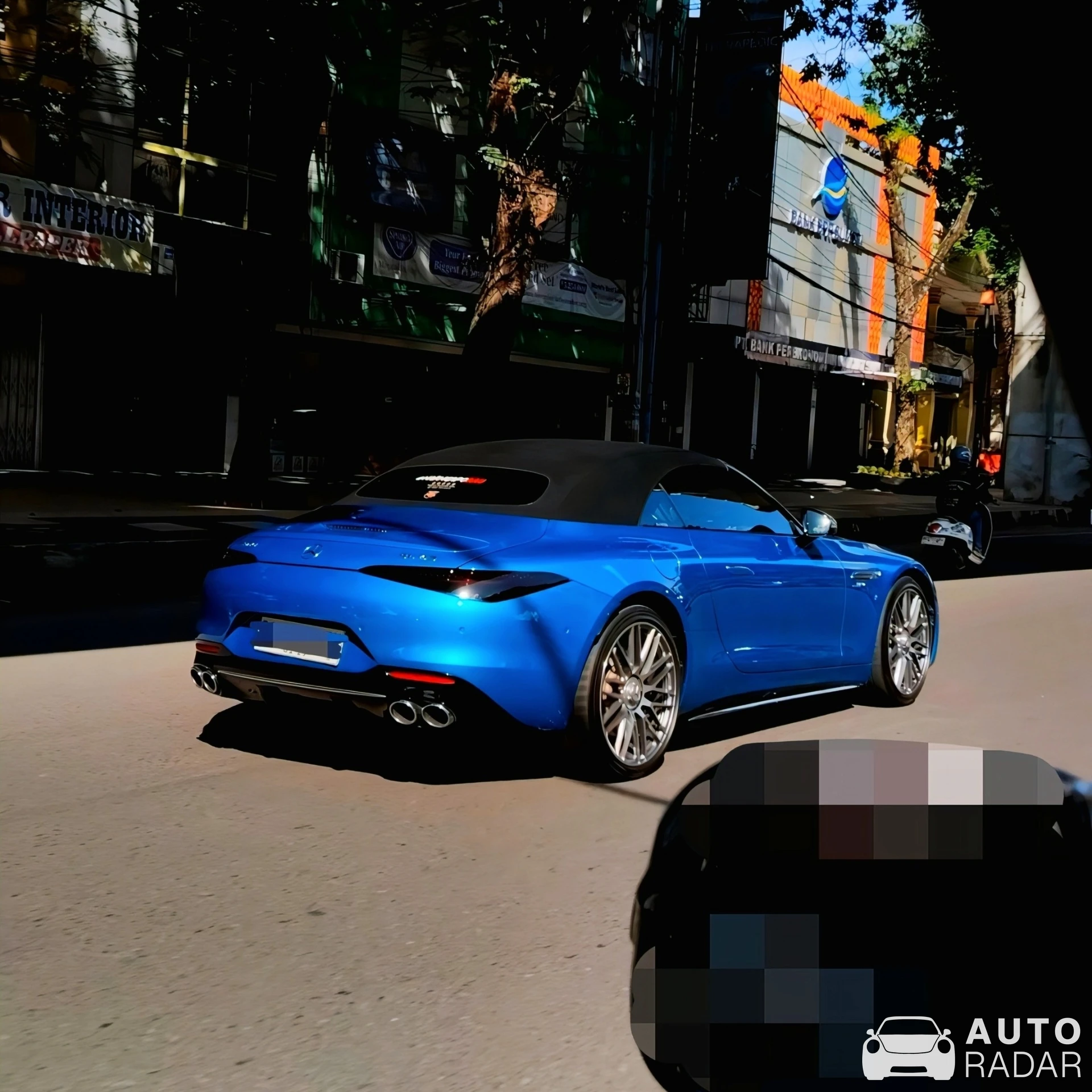 Mercedes-AMG SL 43 R232 spotted in Palembang