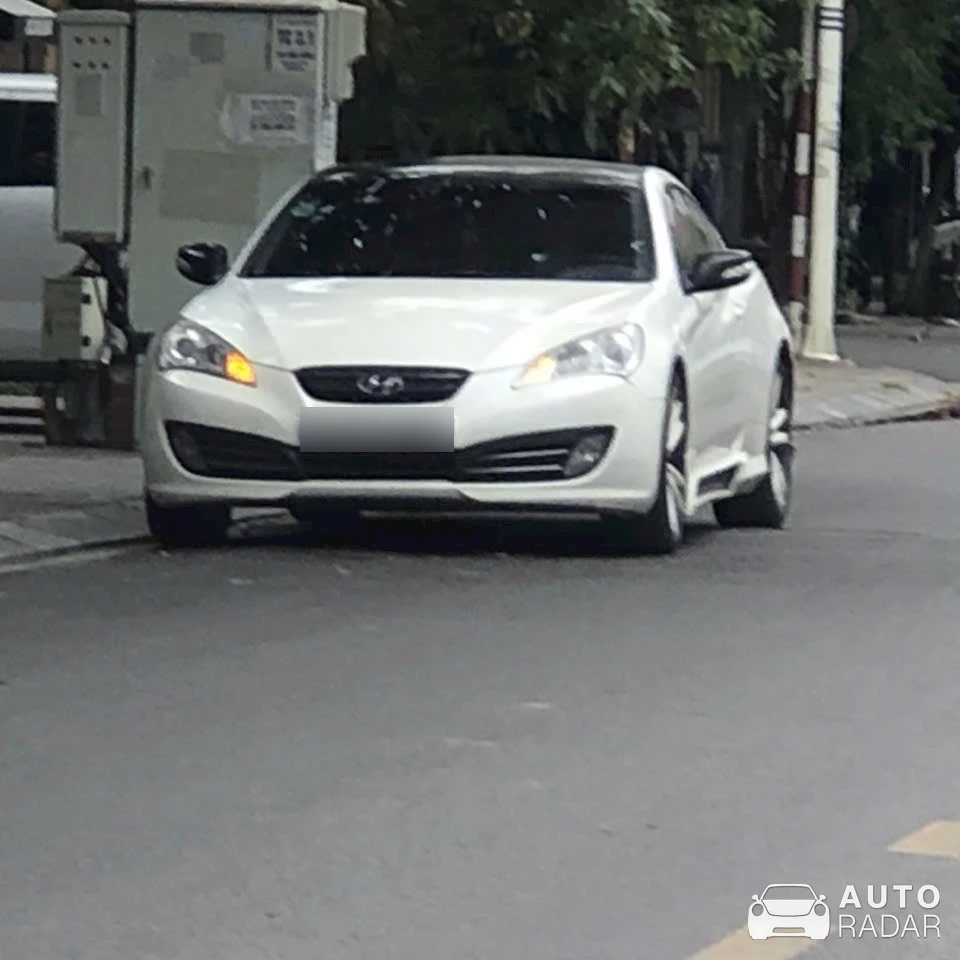 Hyundai Genesis Coupe 3.8 V6 spotted in Thành phố Vĩnh Yên