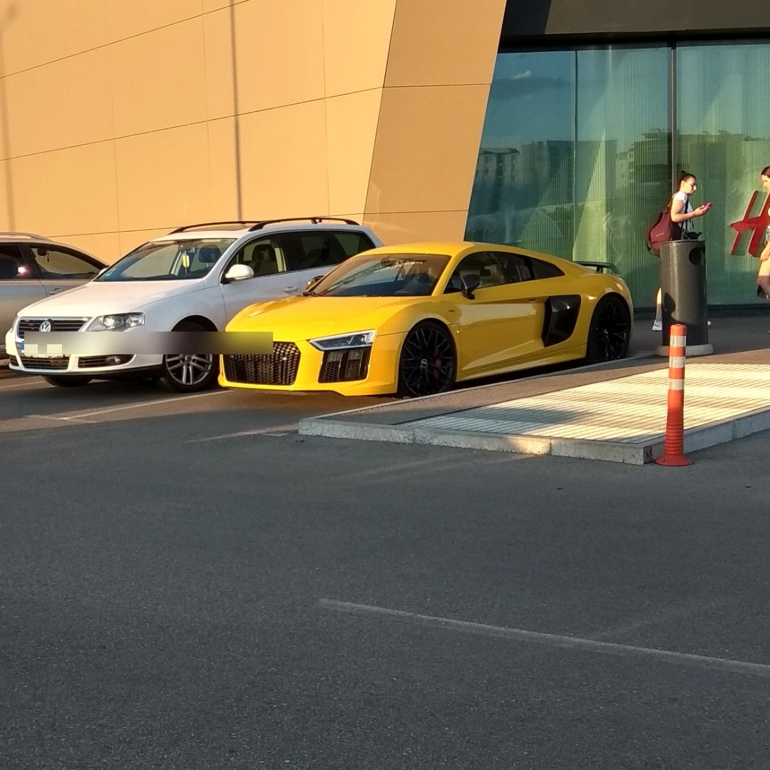 audi r8 v10 spotted in Banja Luka