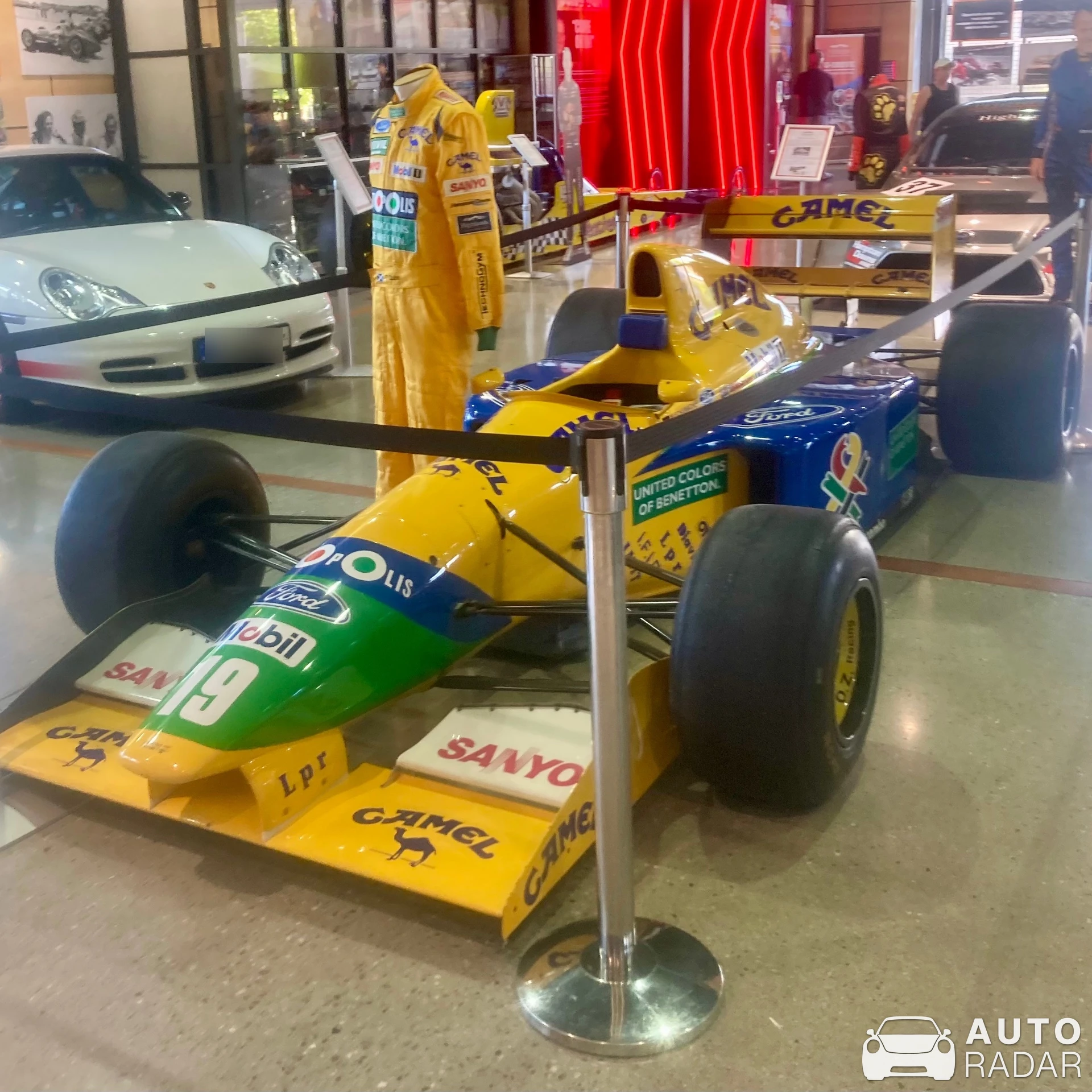 Benetton Ford B192 spotted in Cromwell